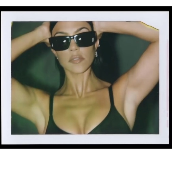 SKIMS SCULPTING BODYSUIT W. SNAPS in Onyx NEW - Picture 8 of 14